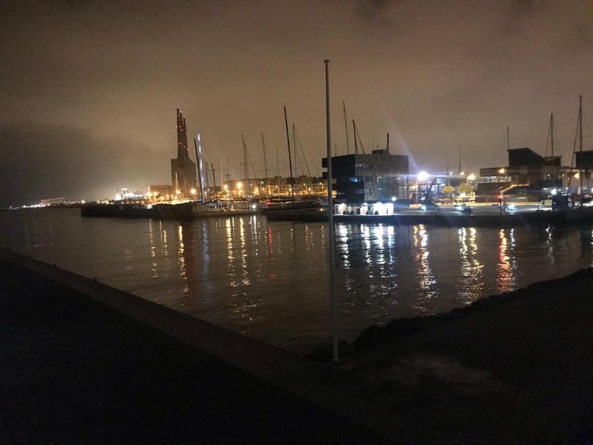Hospedaje Dado De Baja Badalona Eksteriør bilde