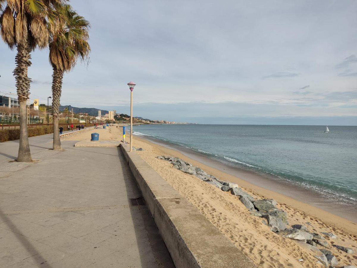 Hospedaje Dado De Baja Badalona Eksteriør bilde